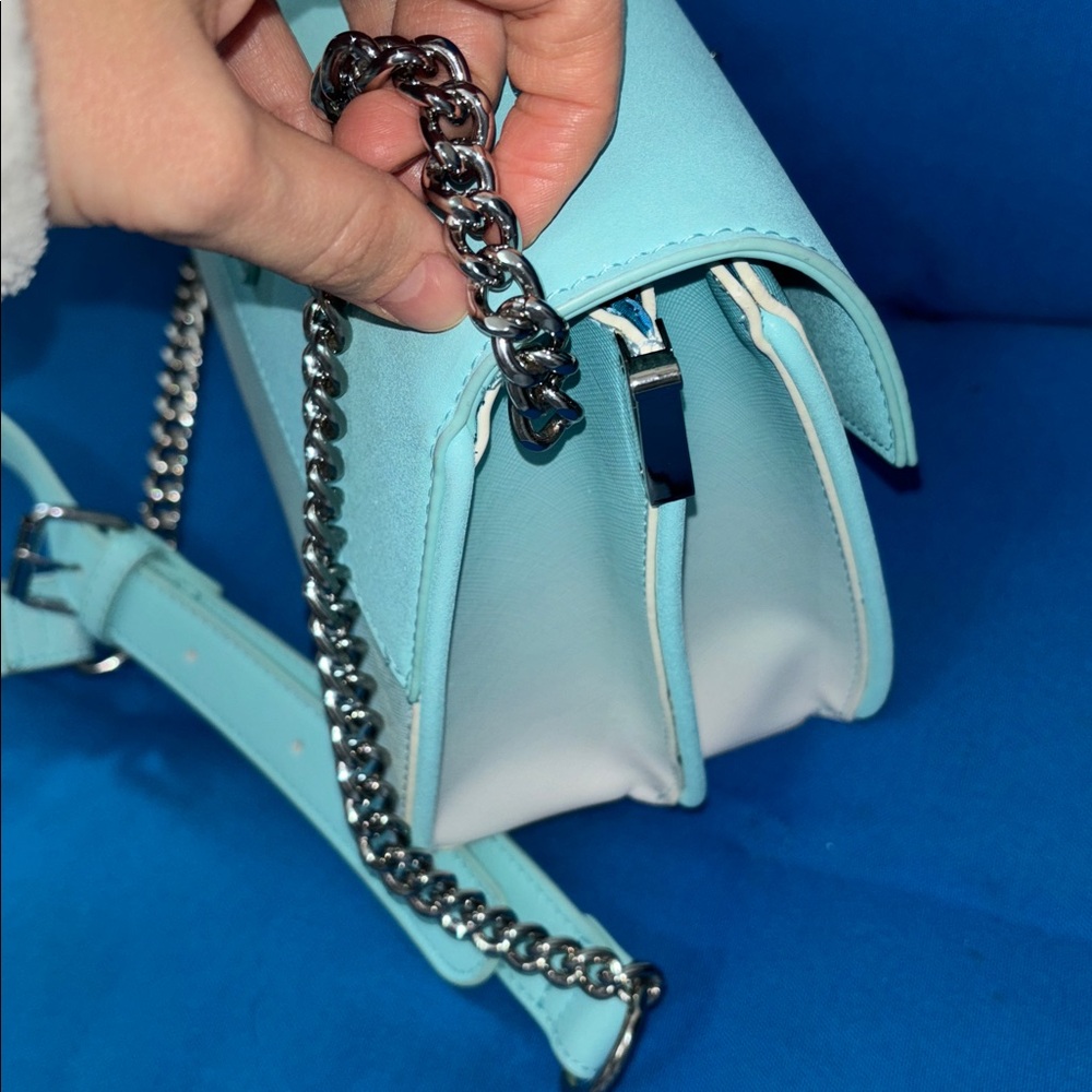 Loungefly Frozen Purse Elsa Themed Colored Blue White Silver Gently Used - Picture 9 of 9